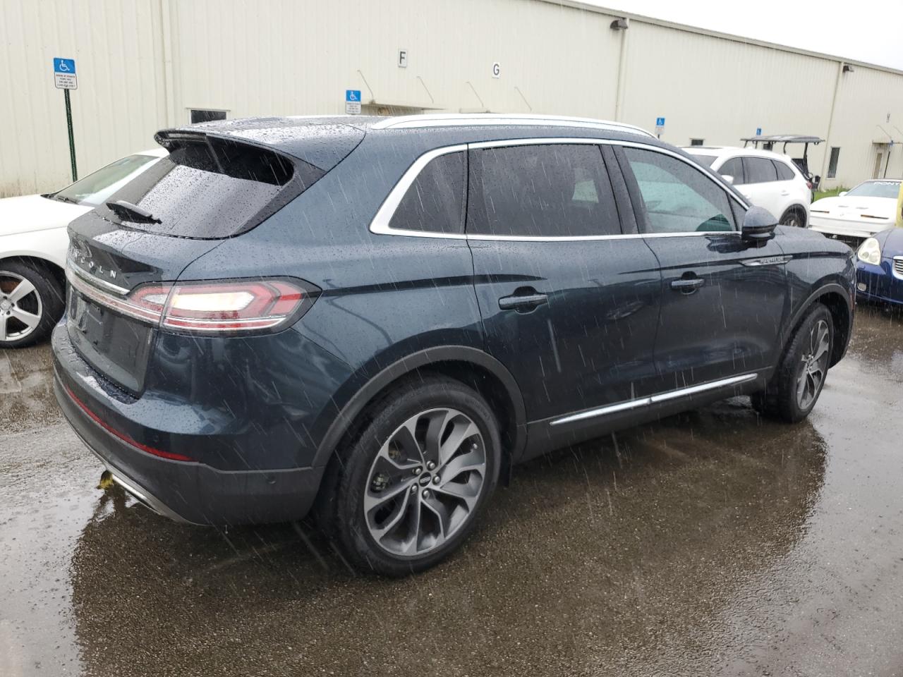 2022 Lincoln Nautilus - Image 3