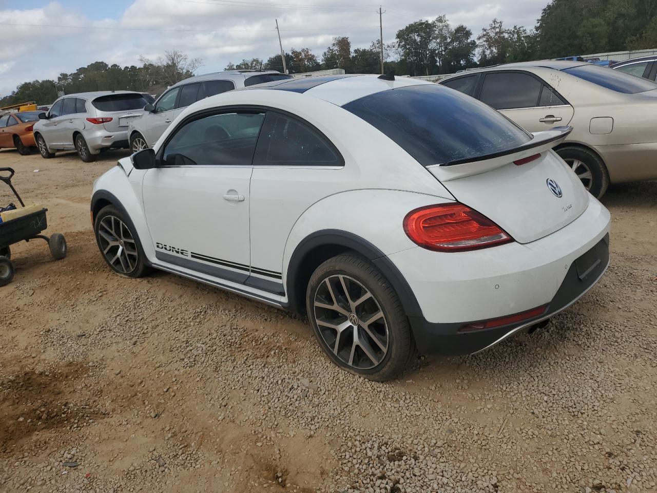 VIN 3VWS07AT5GM621801 2016 VOLKSWAGEN BEETLE no.2