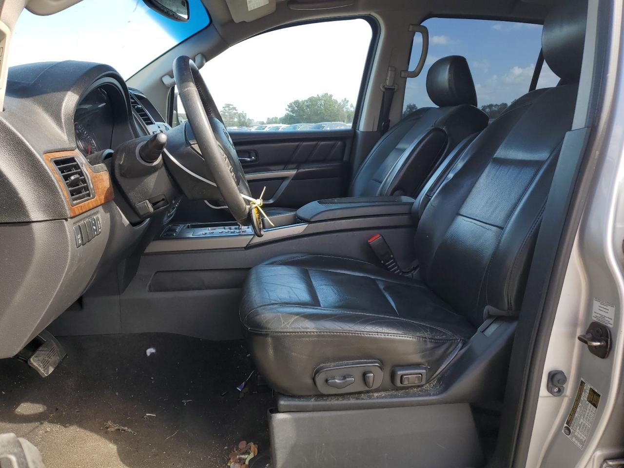 5N1BA0ND7FN618263 2015 Nissan Armada Sv