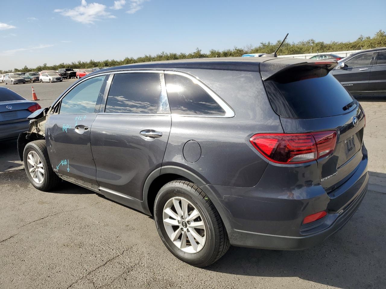 VIN 5XYPGDA55KG465138 2019 KIA SORENTO no.2