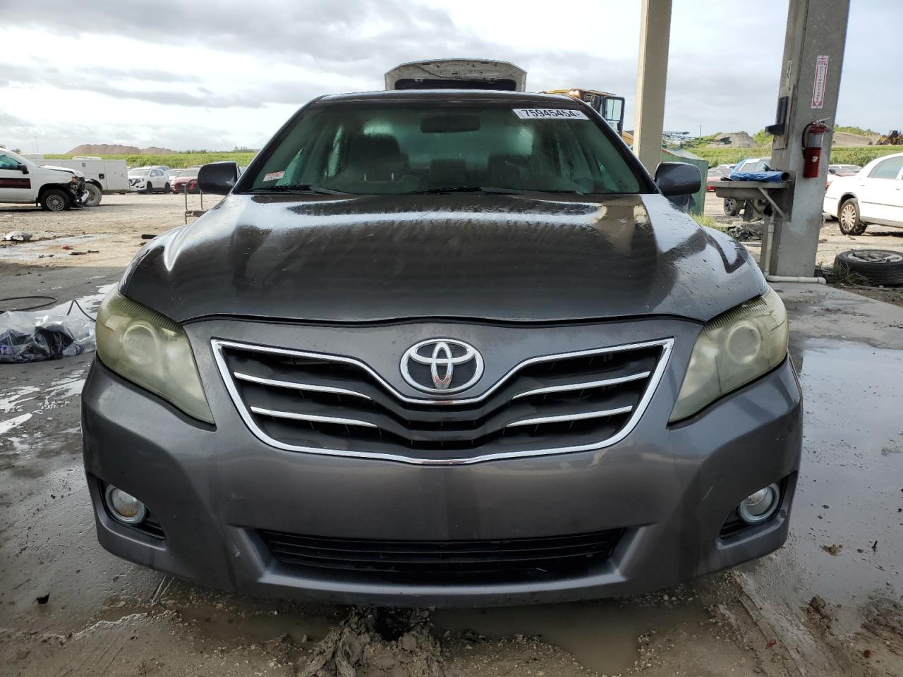2011 Toyota Camry - Image 5