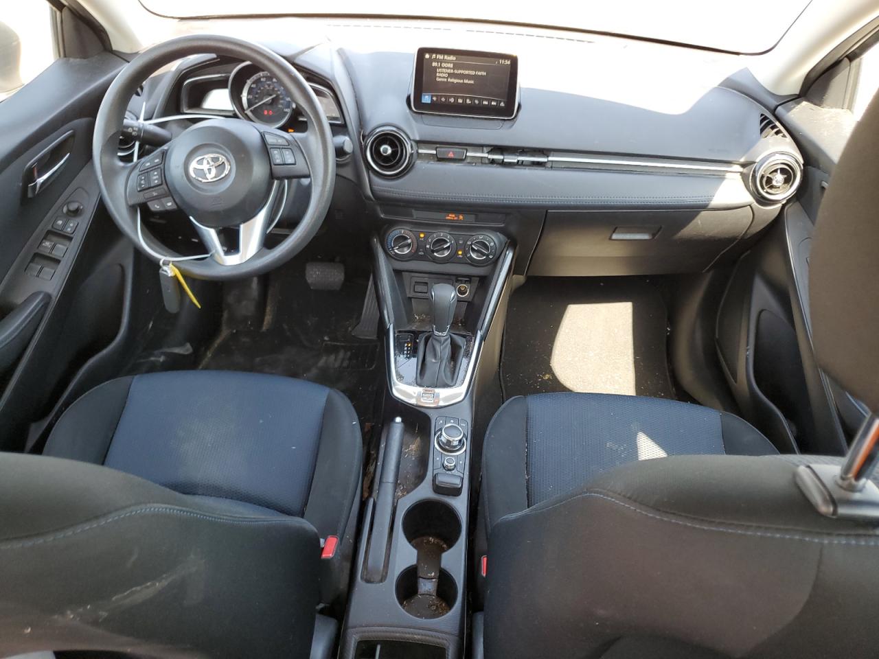 3MYDLBYV4HY151365 2017 Toyota Yaris Ia