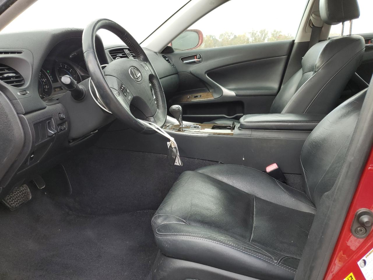 2010 Lexus IS - Image 7