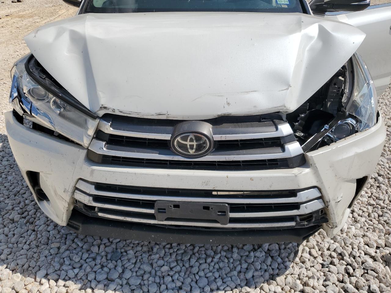 2017 Toyota Highlander Le VIN: 5TDZARFH0HS026371 Lot: 74837594