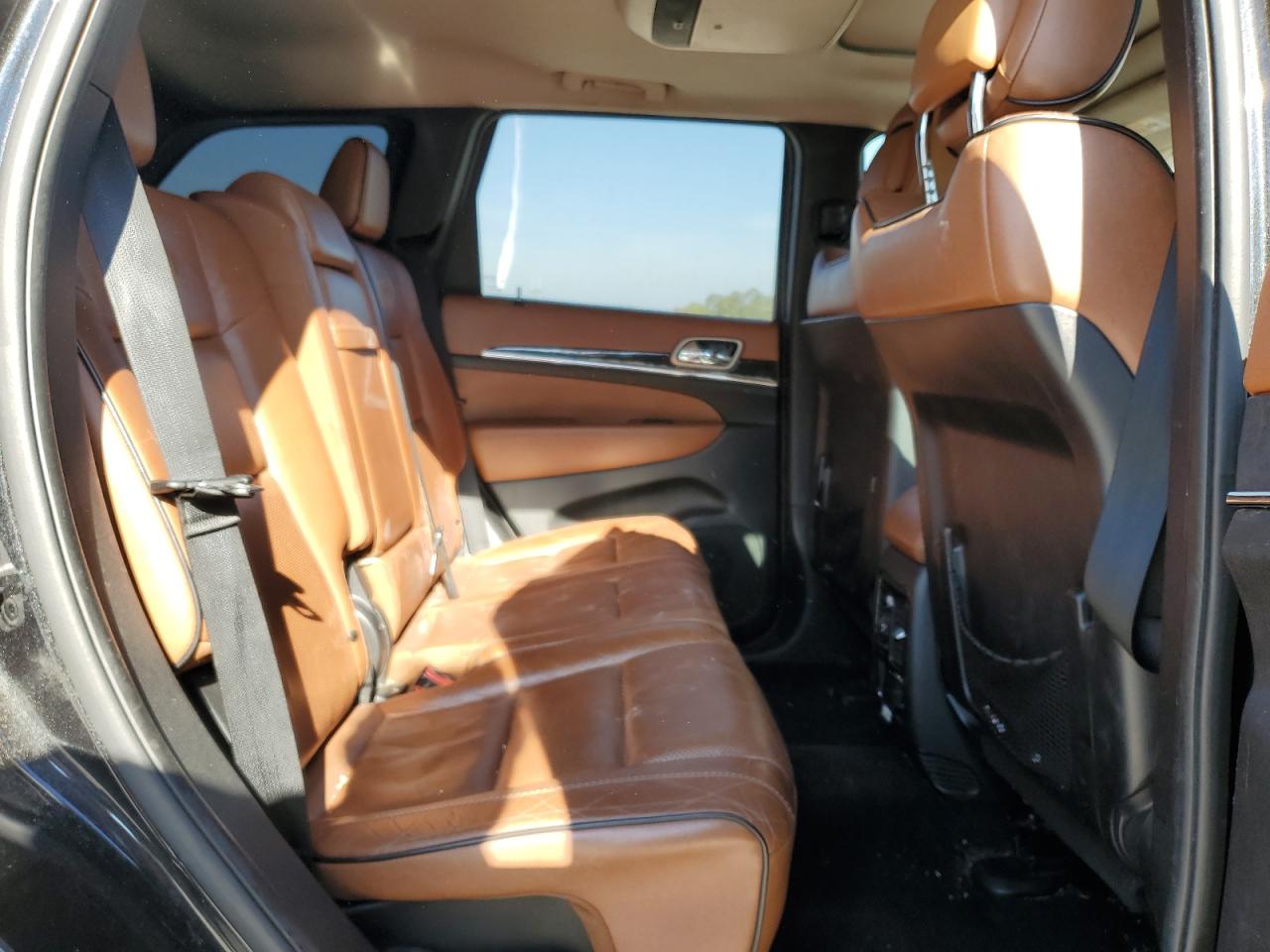 2012 Jeep Grand Cherokee - Image 11