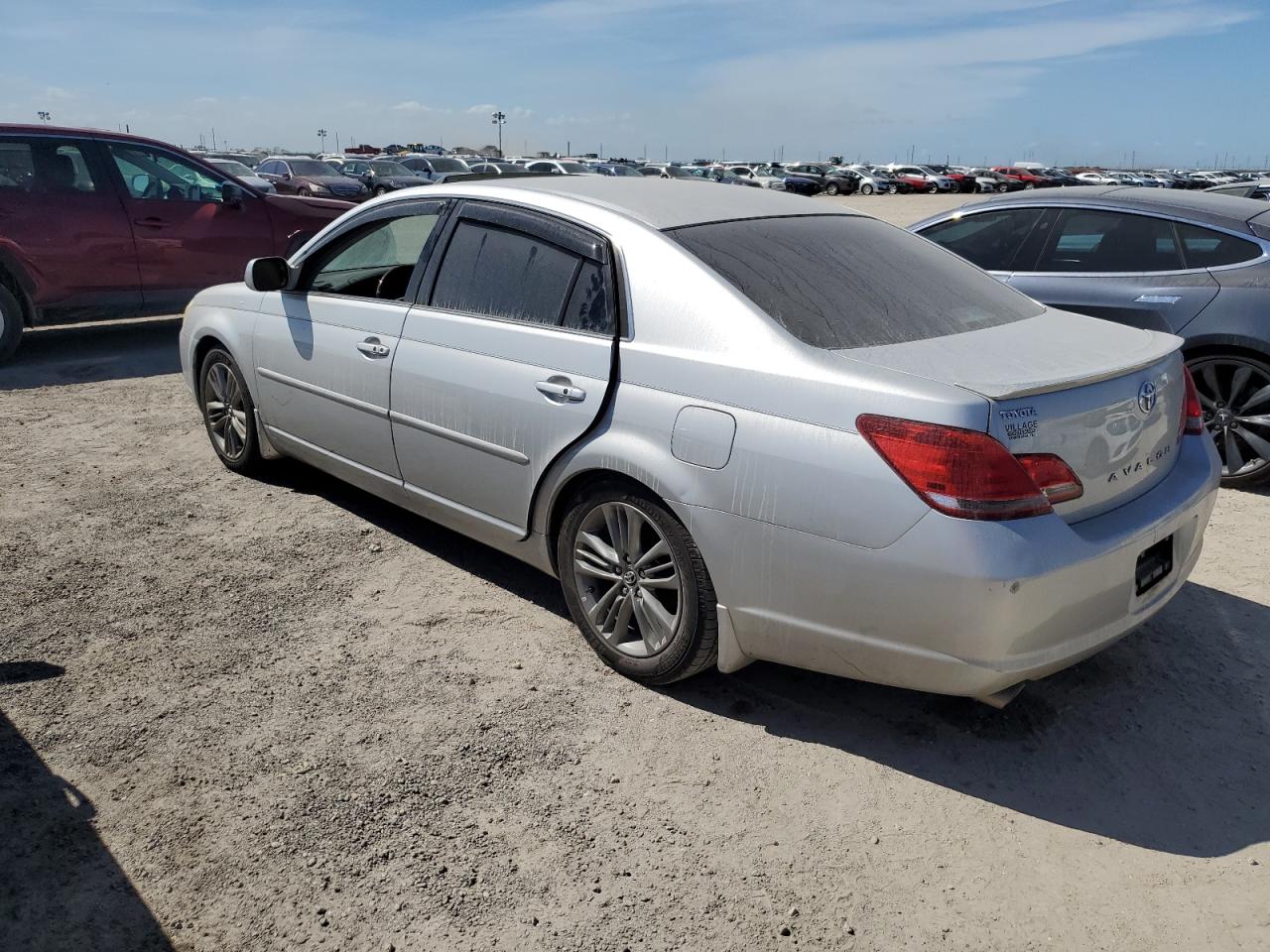 2006 Toyota Avalon - Image 2
