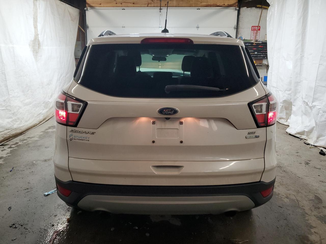 1FMCU9GDXJUD54211 2018 Ford Escape Se