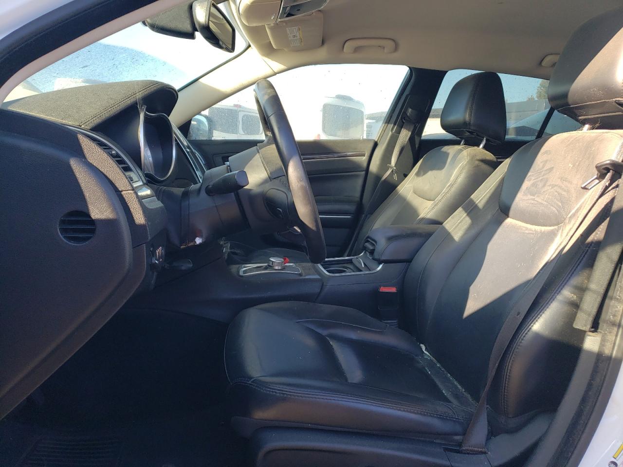 2015 Chrysler 300 - Image 6