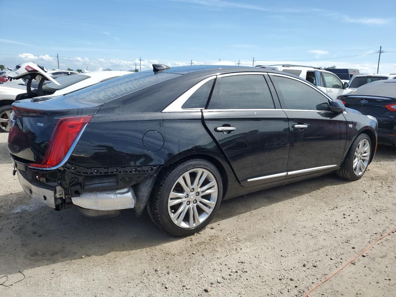2018 Cadillac XTS - Image 3
