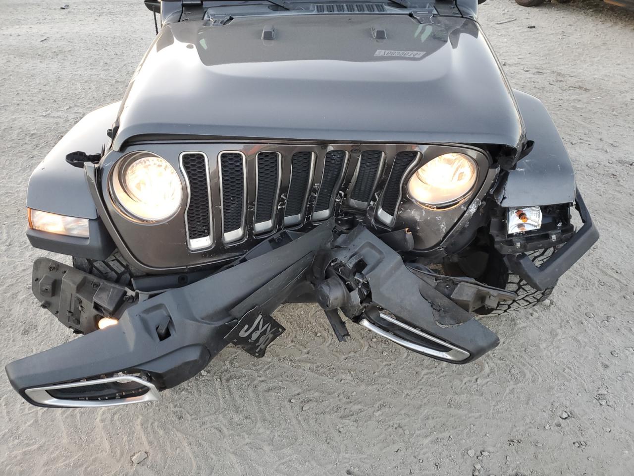 2018 Jeep Wrangler Unlimited Sahara VIN: 1C4HJXEG8JW132596 Lot: 76839614