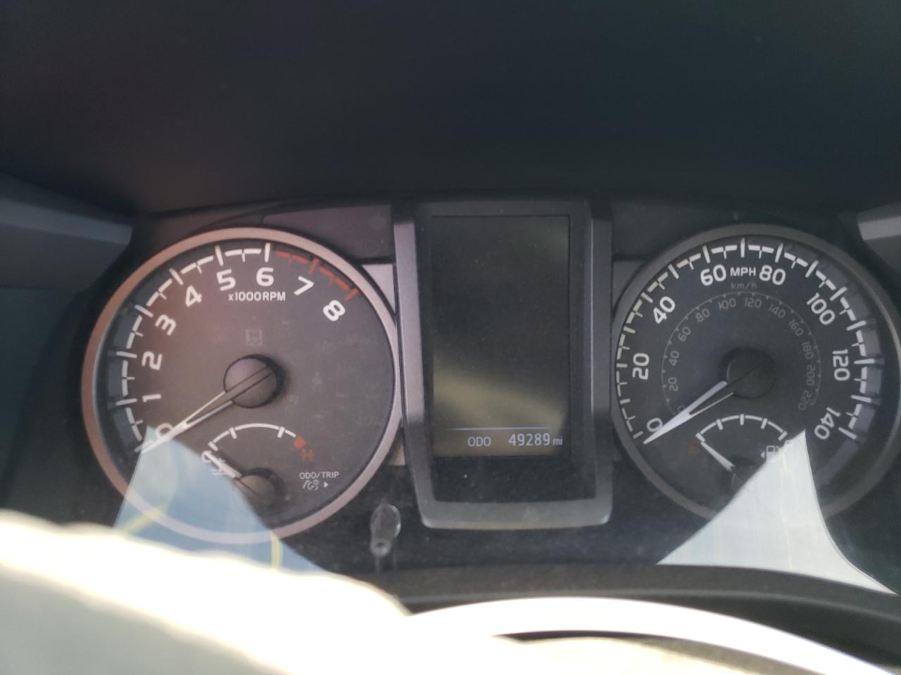 2019 Toyota Tacoma - Image 9