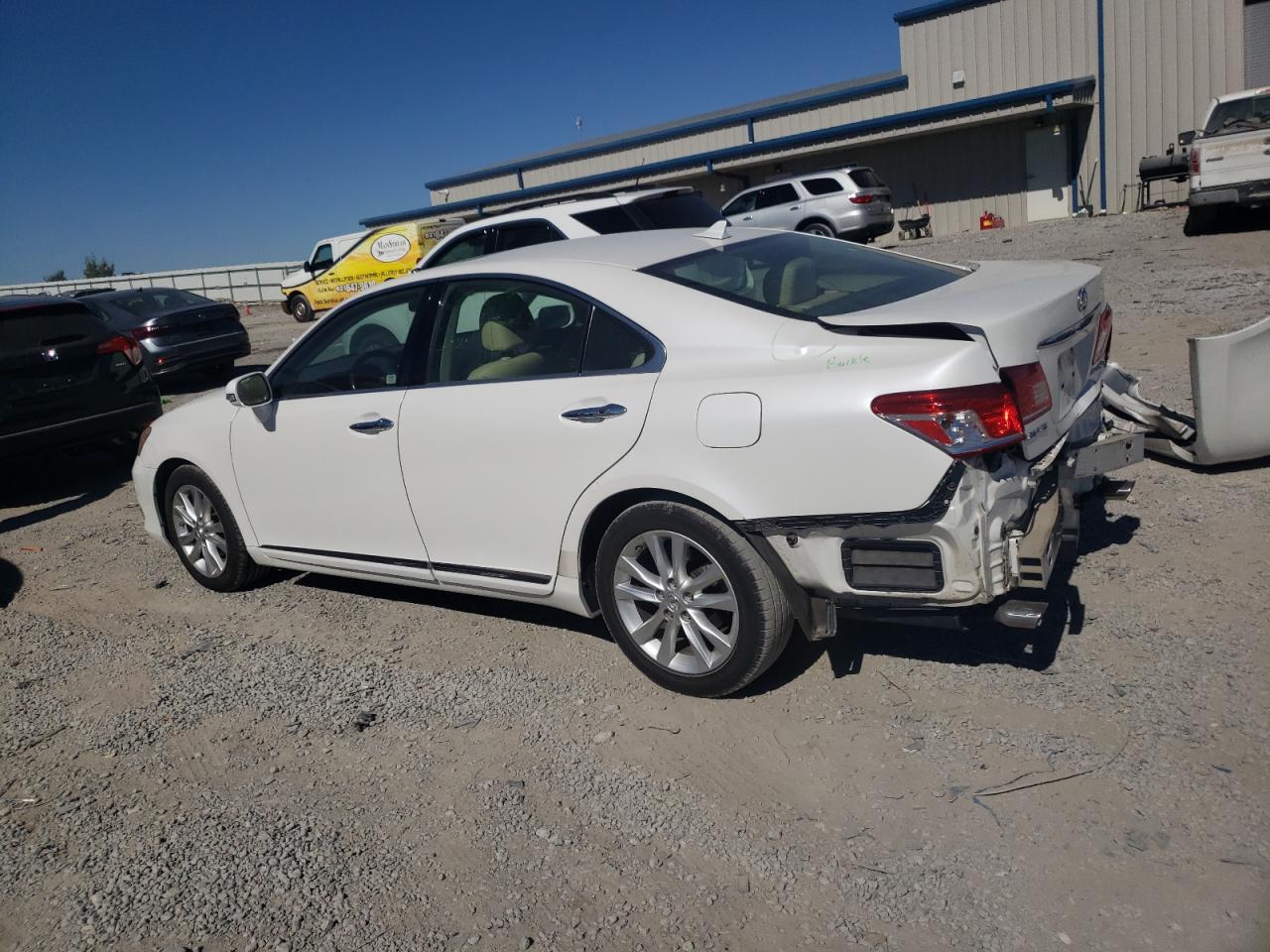 2010 Lexus ES - Image 2