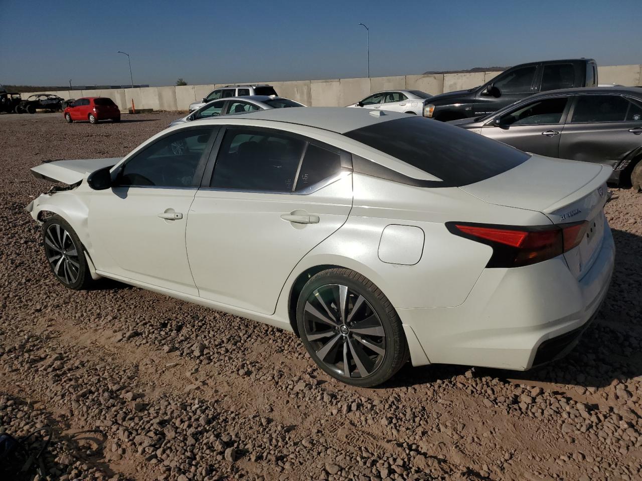 2019 Nissan Altima - Image 2