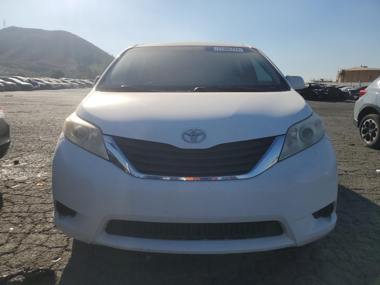 2014 Toyota Sienna - Image 5