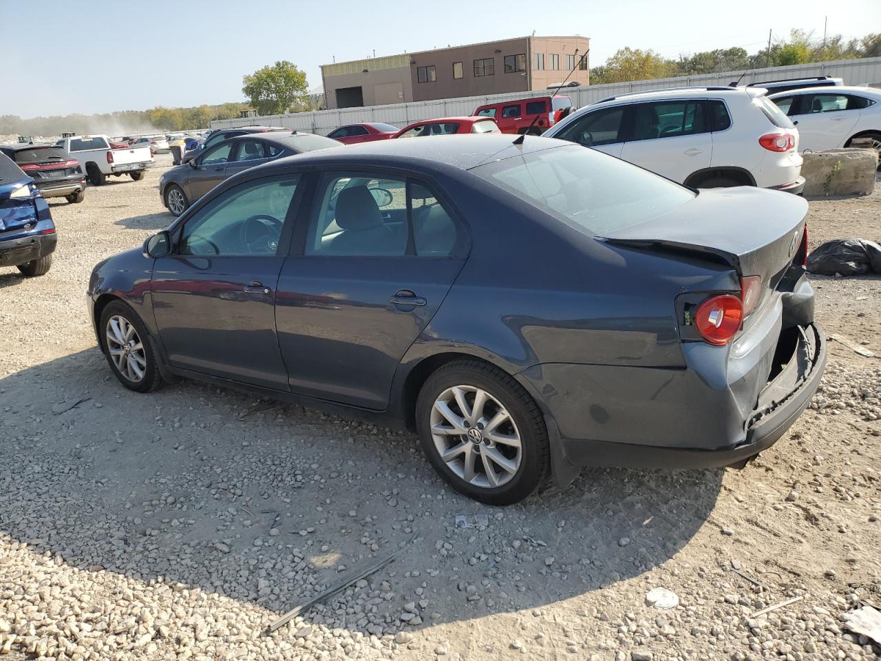 2010 Volkswagen Jetta - Image 2