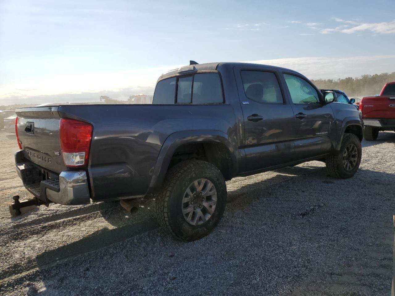 VIN 5TFCZ5AN5HX063656 2017 TOYOTA TACOMA no.3