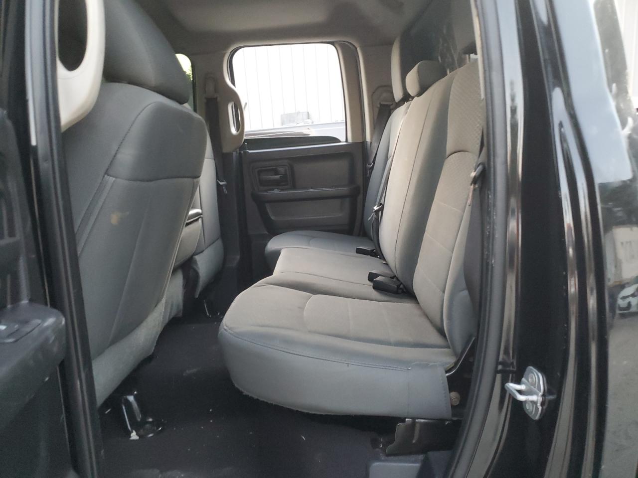 2015 RAM 1500 - Image 10