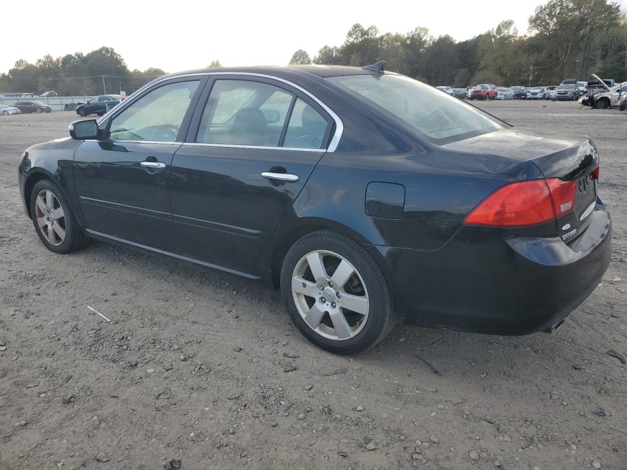 2010 Kia Optima - Image 2