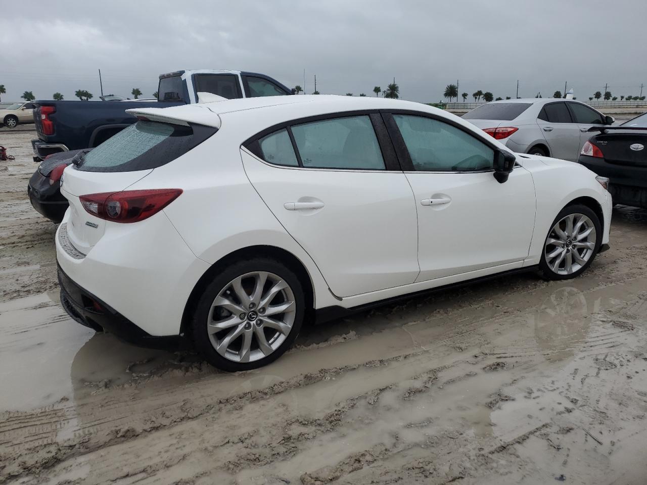 2016 Mazda 3 - Image 3