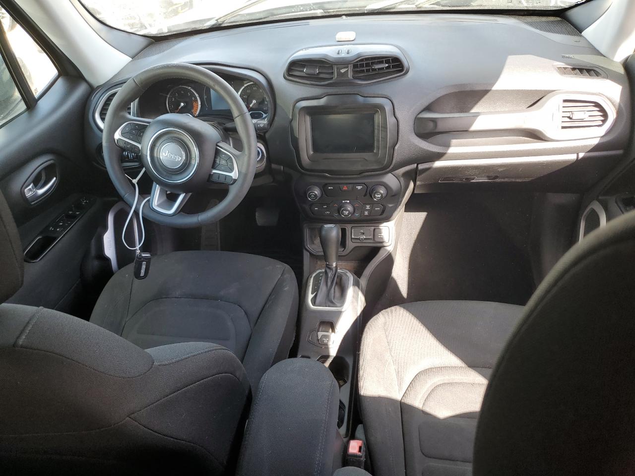2018 Jeep Renegade - Image 8