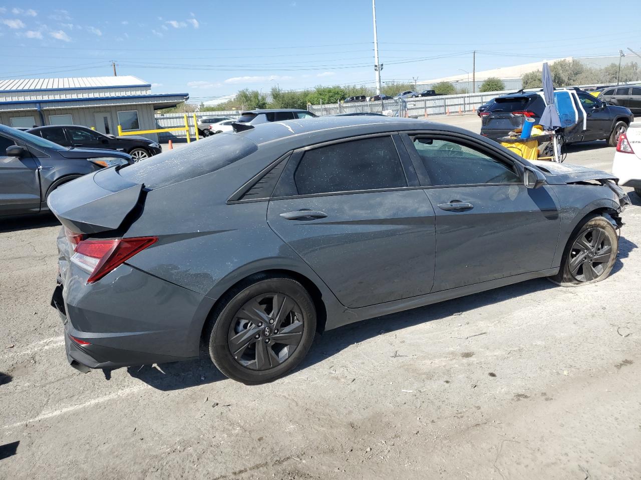 2023 Hyundai Elantra - Image 3