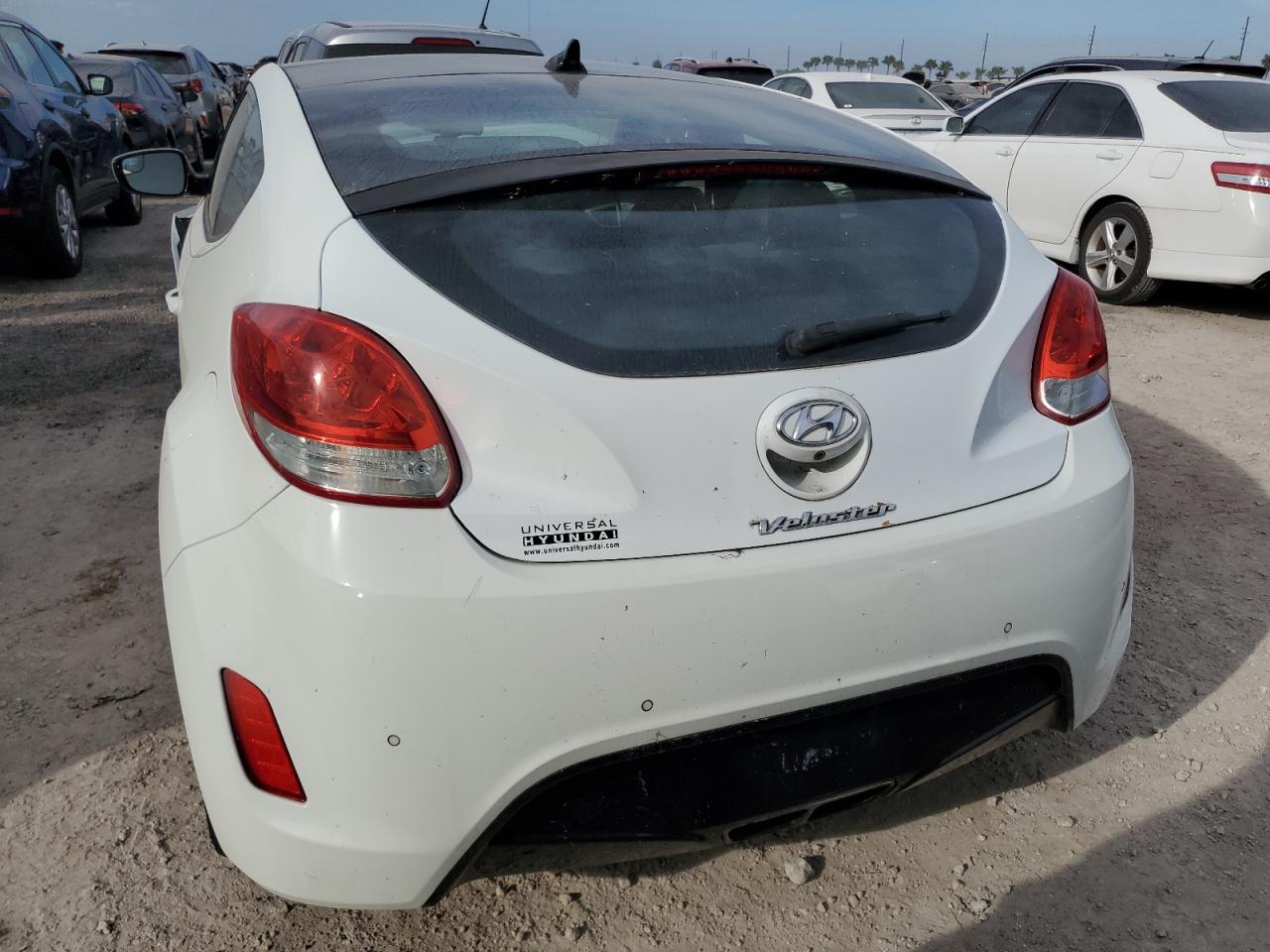 KMHTC6AD0GU255089 2016 Hyundai Veloster