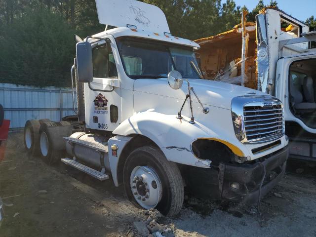 2005 Freightliner Conventional Columbia