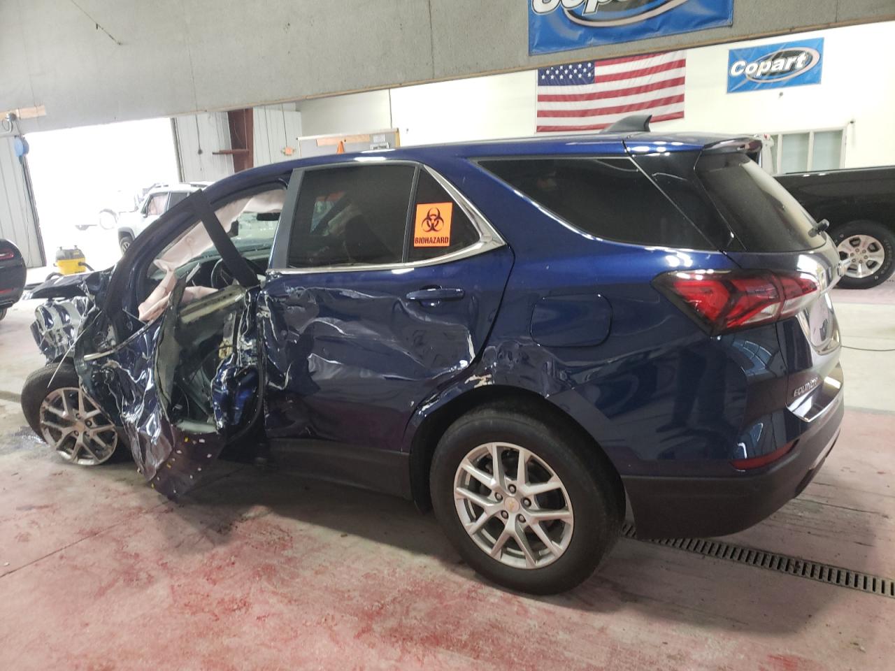 2022 Chevrolet Equinox - Image 2