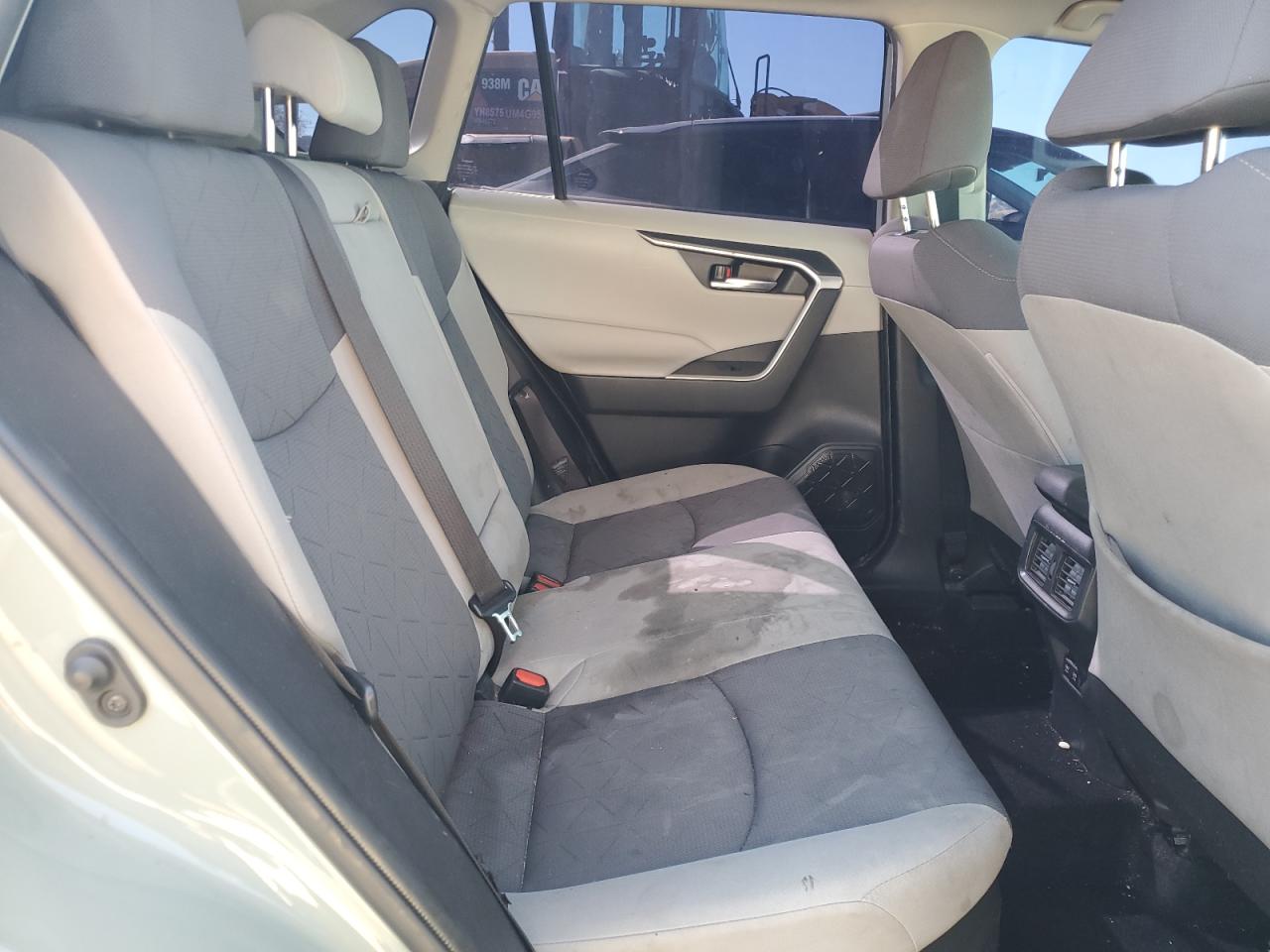 2020 Toyota RAV 4 - Image 11