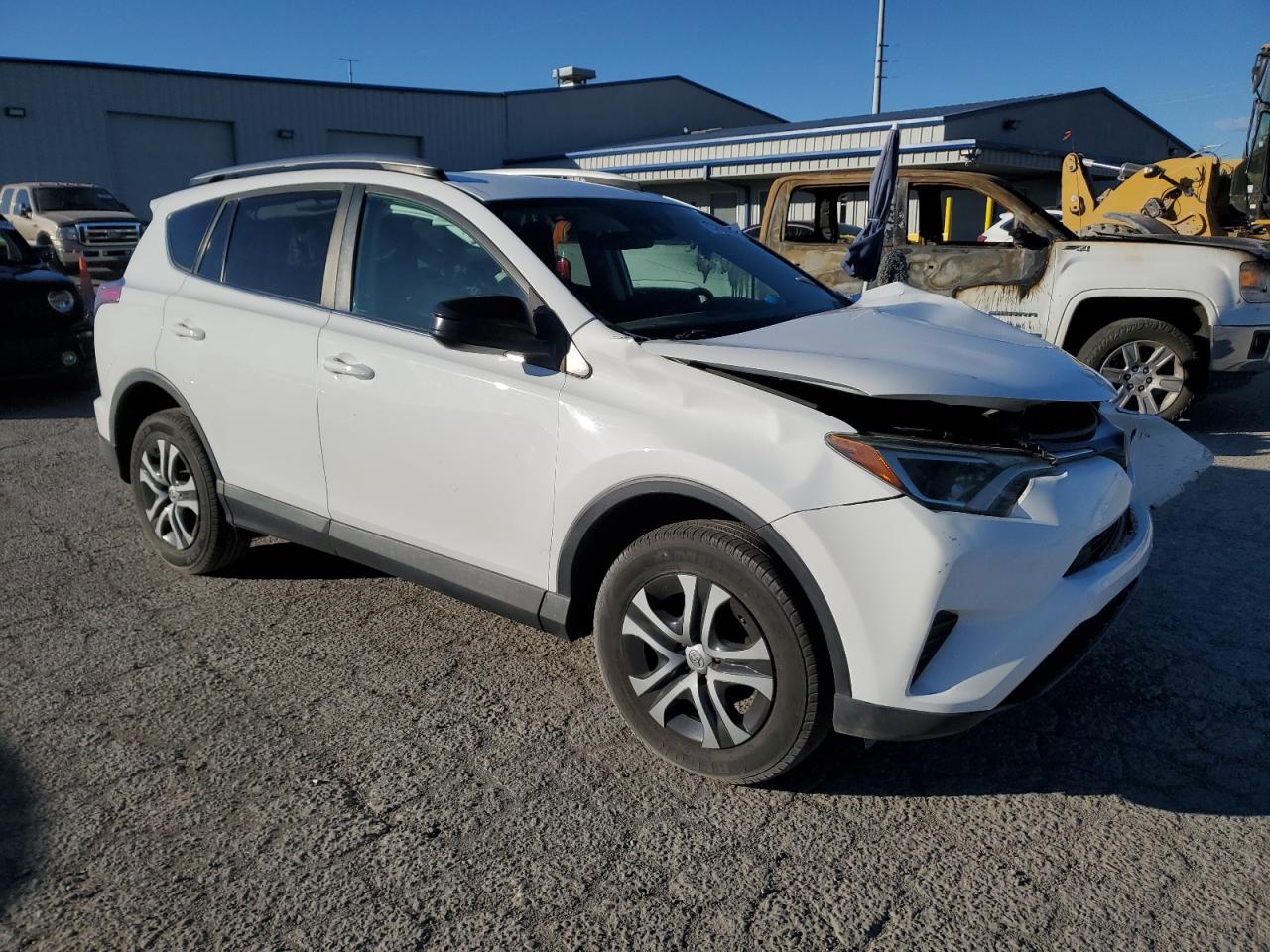 VIN 2T3BFREV2HW640556 2017 TOYOTA RAV4 no.4