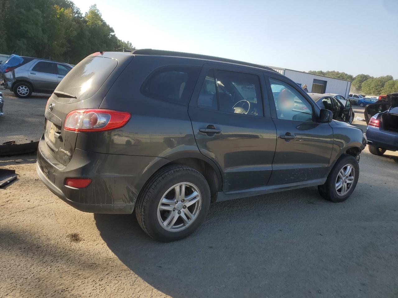 2010 Hyundai Santa Fe - Image 3