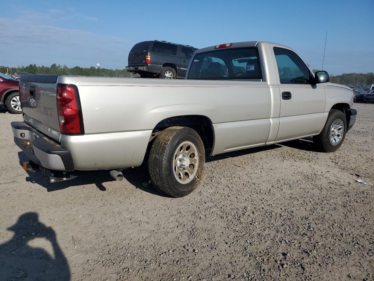 2007 Chevrolet Silverado - Image 3