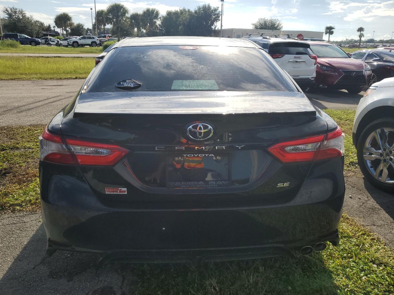 4T1B11HK0JU127676 2018 Toyota Camry L