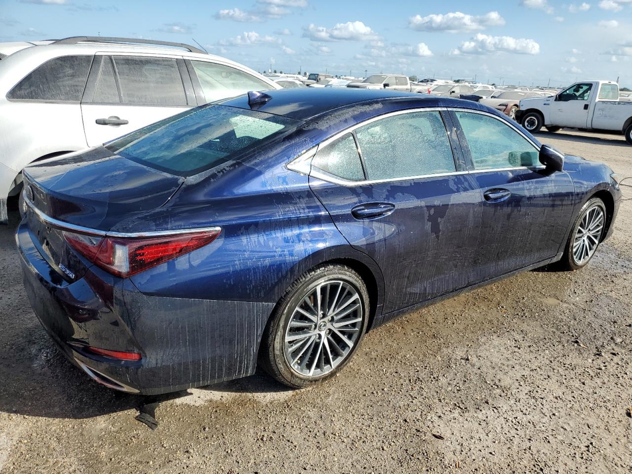 2022 Lexus ES - Image 3