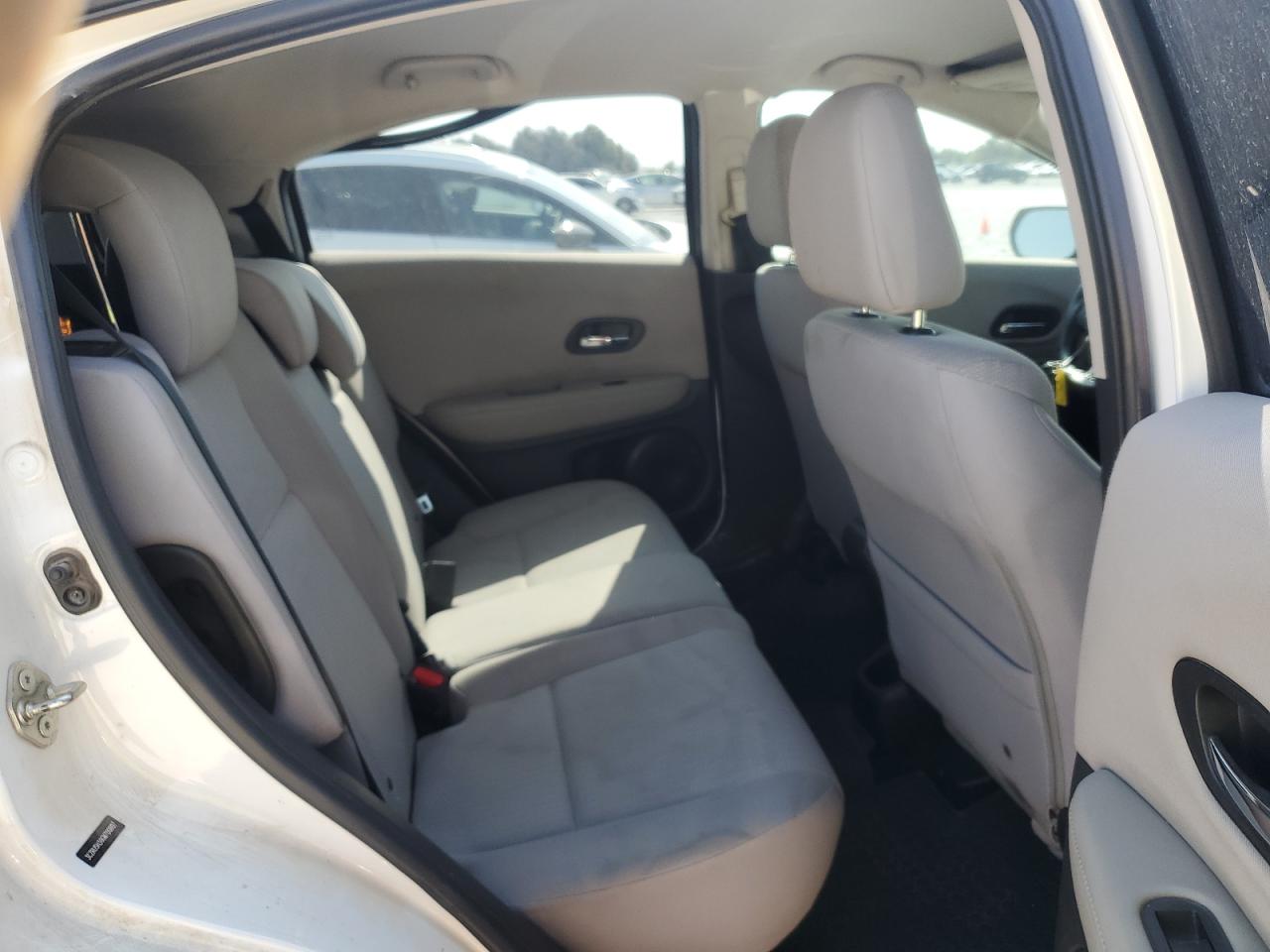 2016 Honda HR-V - Image 11
