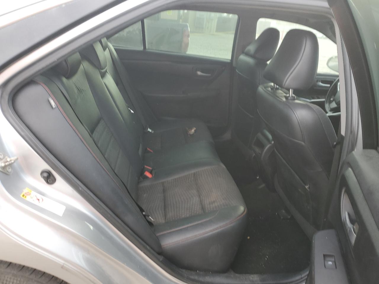 2015 Toyota Camry - Image 10