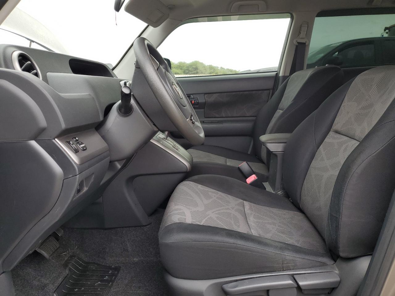 2015 Scion xB - Image 7