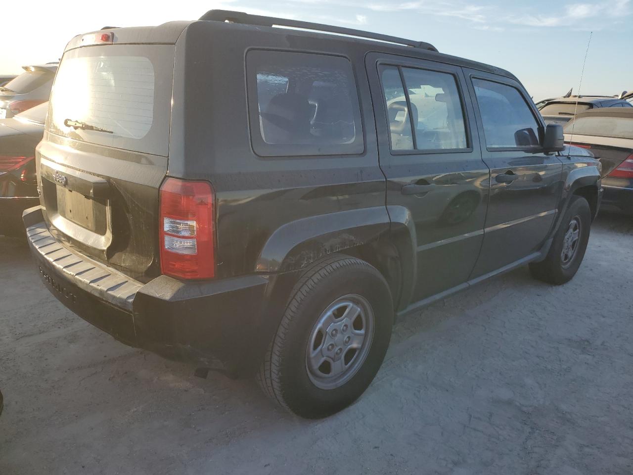 2007 Jeep Liberty (Patriot) - Image 3
