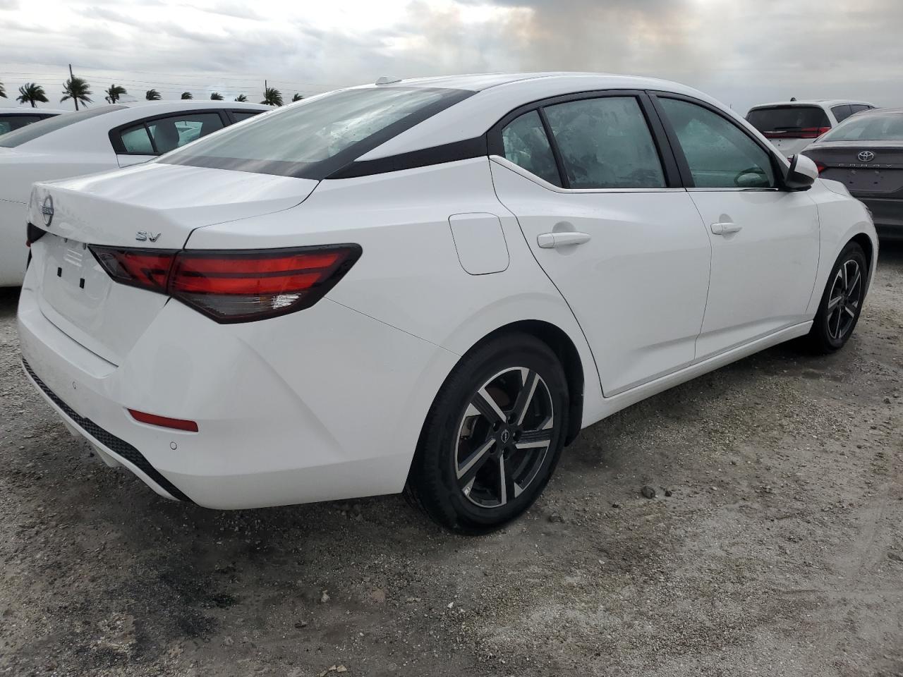2024 Nissan Sentra - Image 3