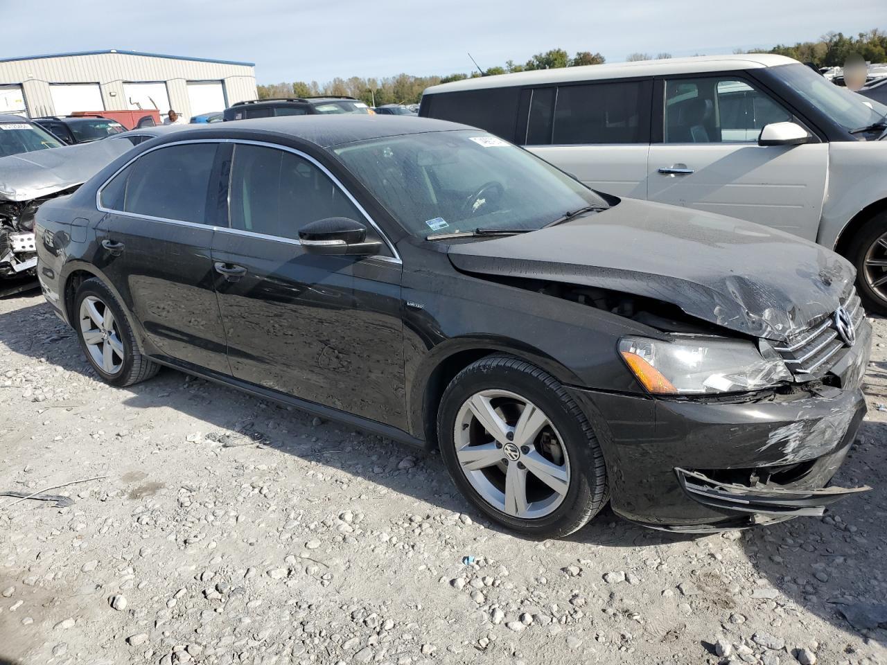 2015 Volkswagen Passat - Image 4