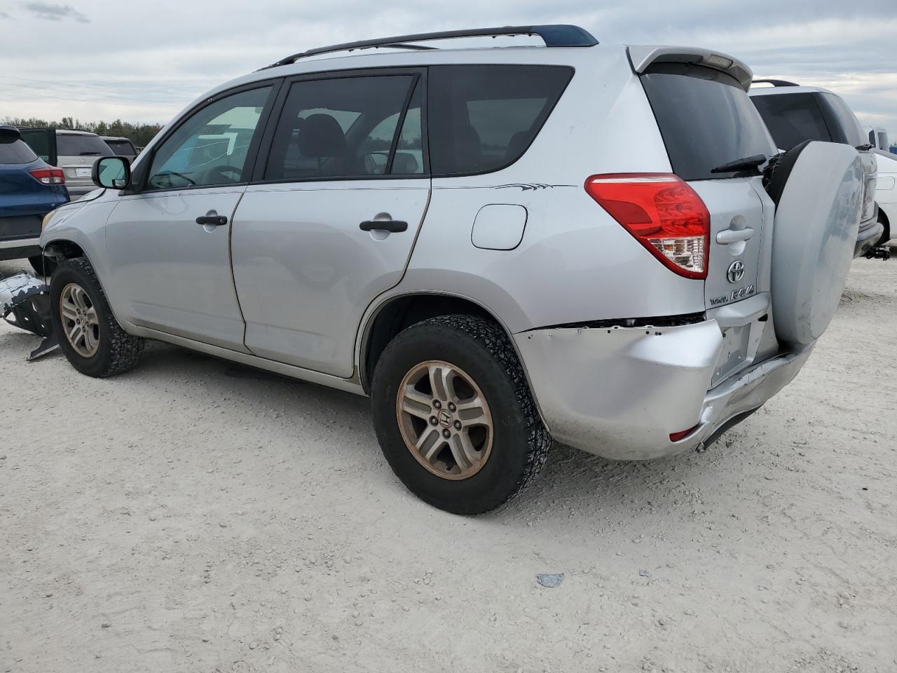 2007 Toyota RAV 4 - Image 2