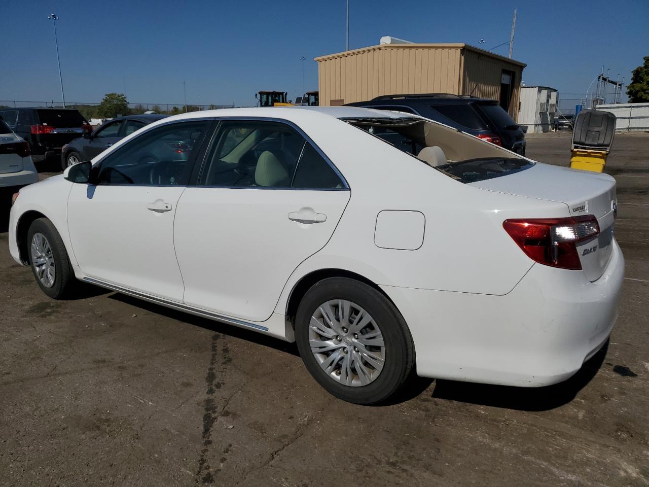 2014 Toyota Camry - Image 2