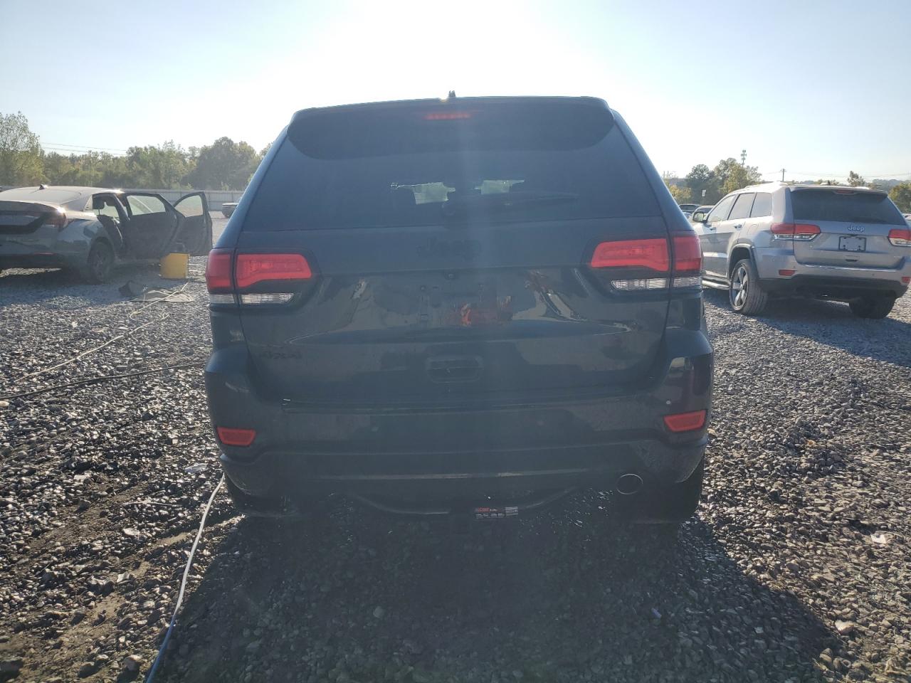 1C4RJFAG5JC162273 2018 Jeep Grand Cherokee Laredo