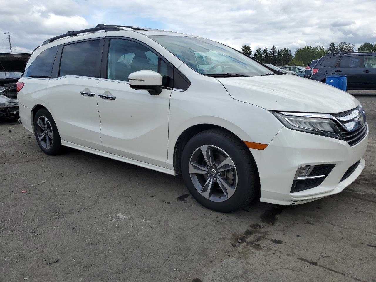 5FNRL6H87JB057536 2018 Honda Odyssey Touring