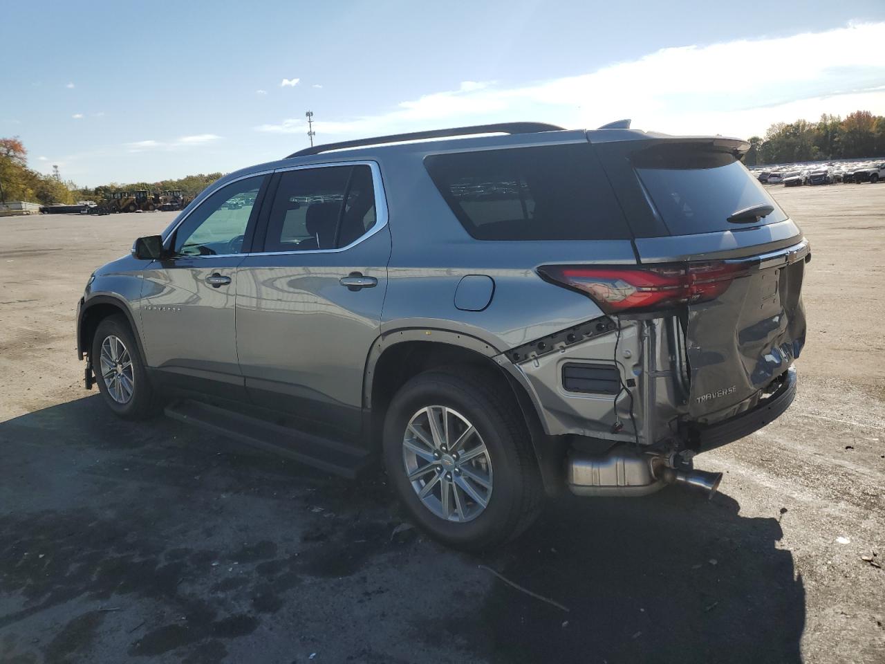 1GNERGKW4PJ334601 2023 CHEVROLET TRAVERSE - Image 2