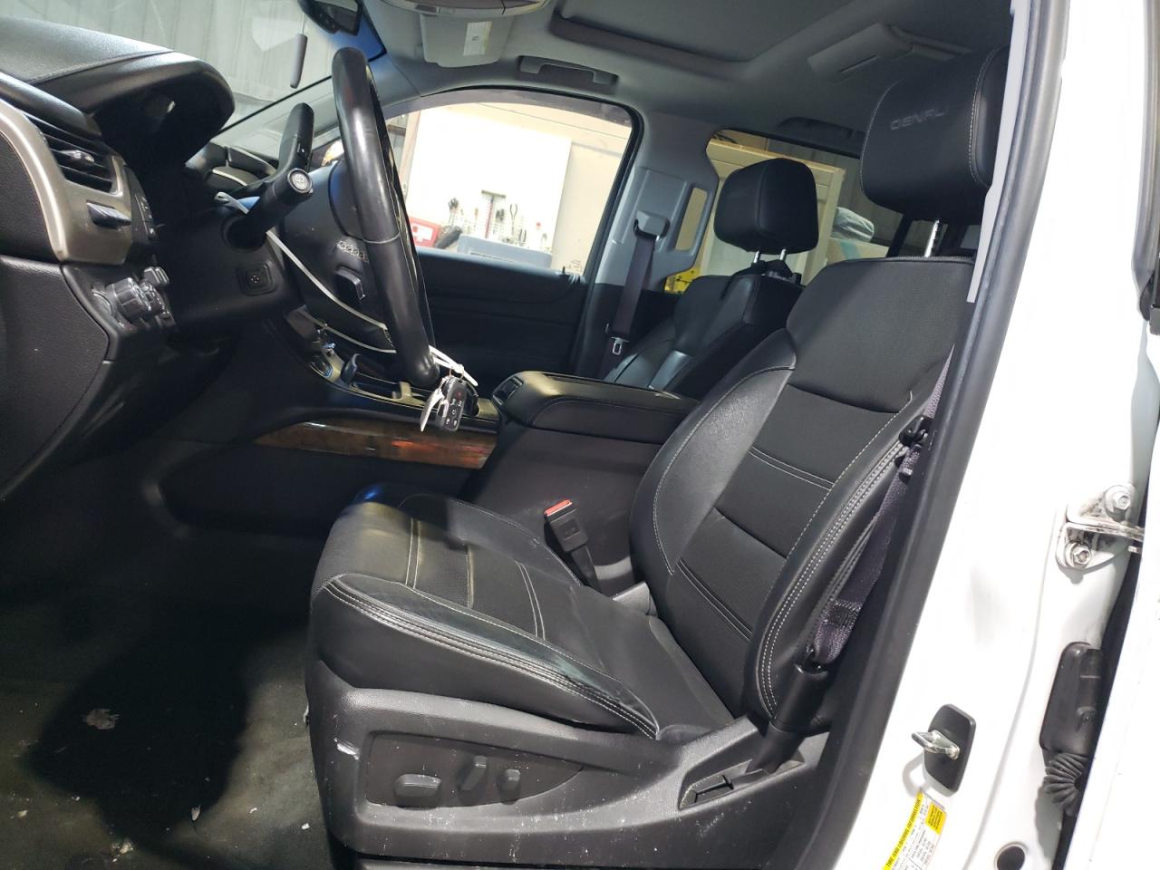2016 GMC Yukon - Image 7