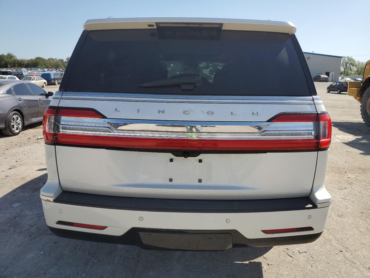 5LMJJ3LT7JEL13777 2018 Lincoln Navigator L Reserve