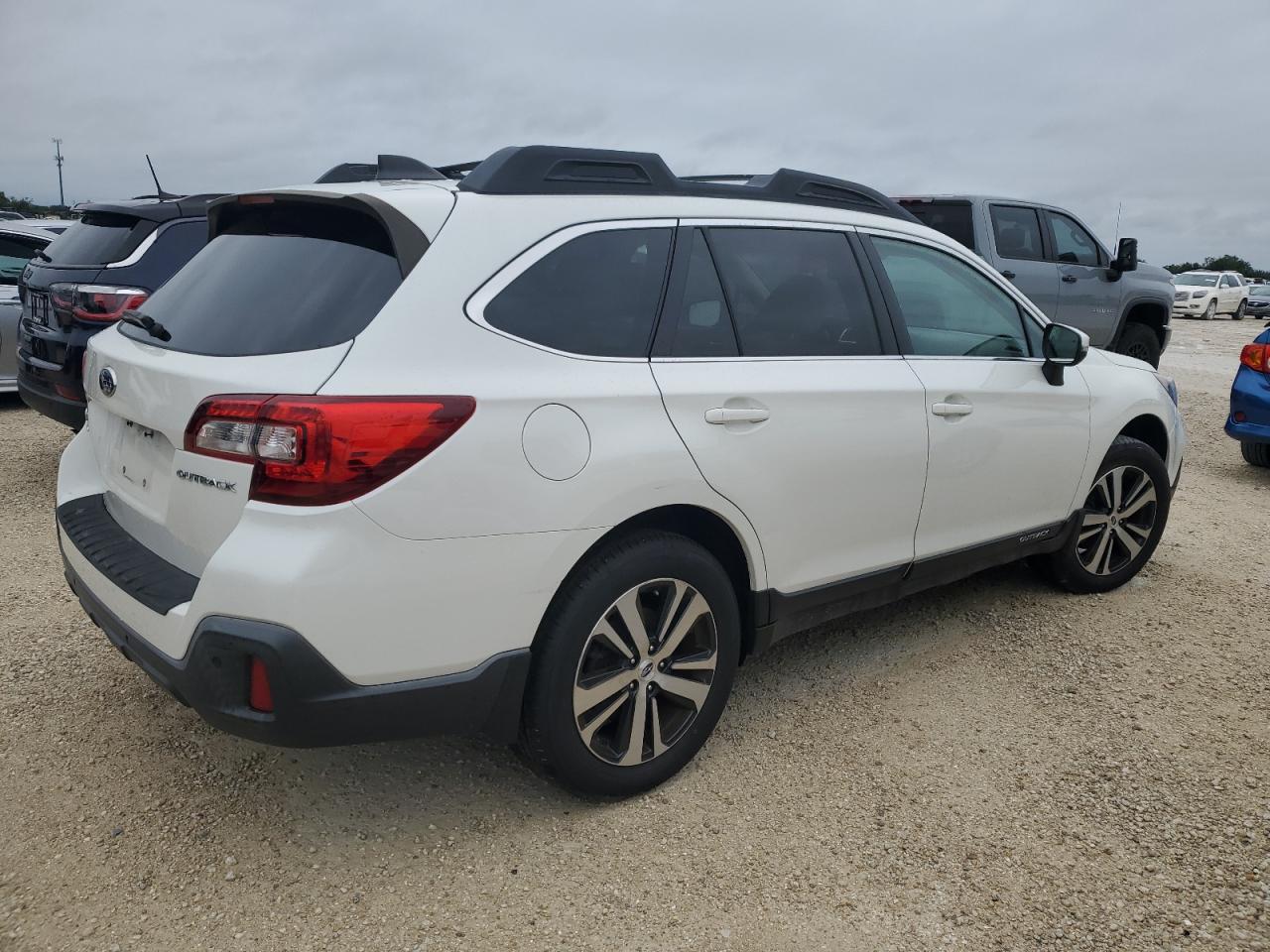 4S4BSANC5K3390280 2019 Subaru Outback 2.5I Limited