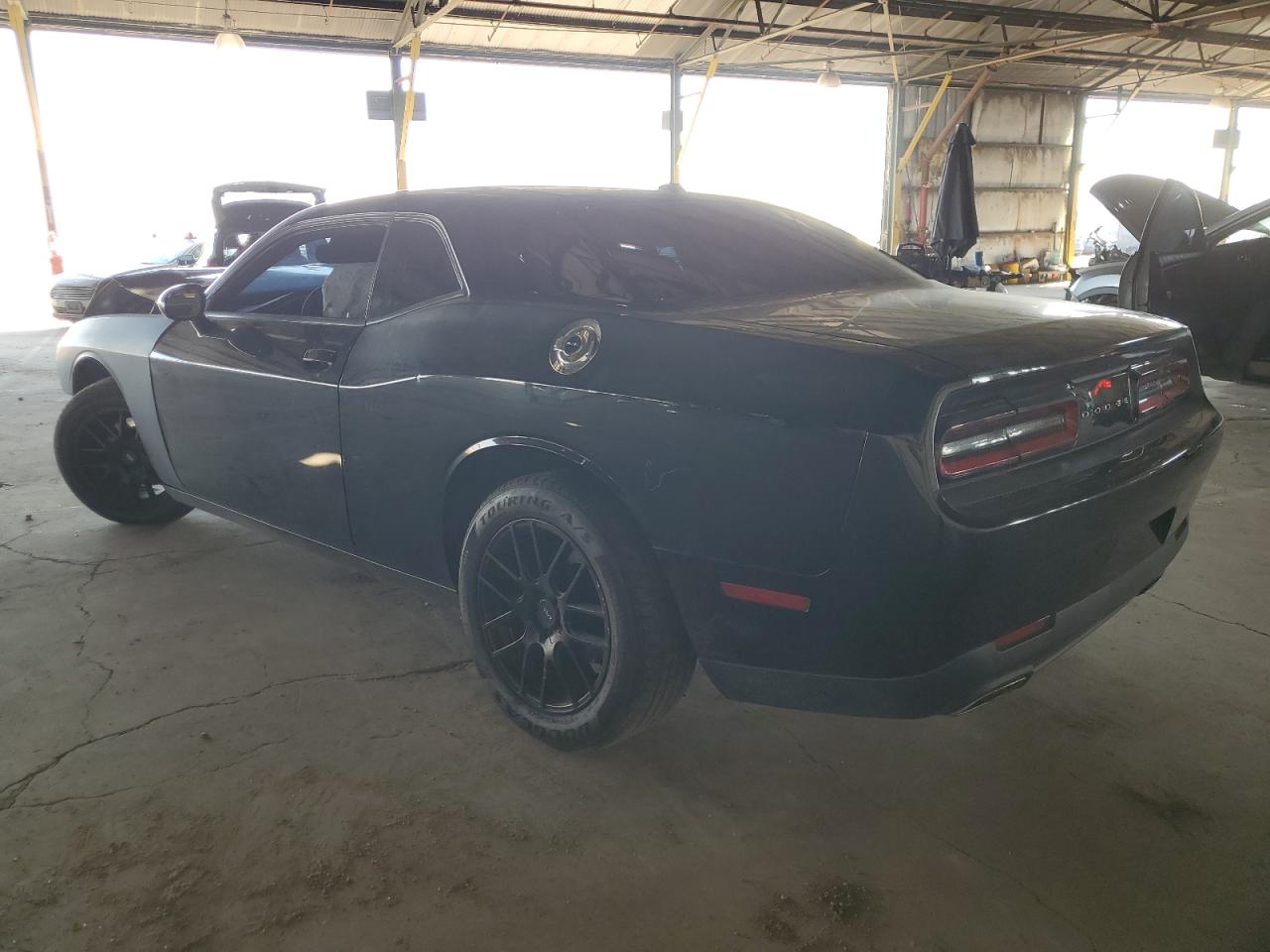 2C3CDZAG8GH130846 2016 DODGE CHALLENGER - Image 2