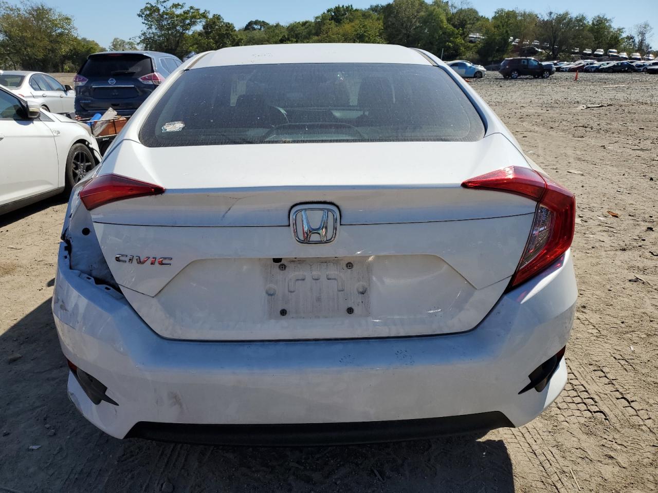 2HGFC2F58JH568494 2018 Honda Civic Lx